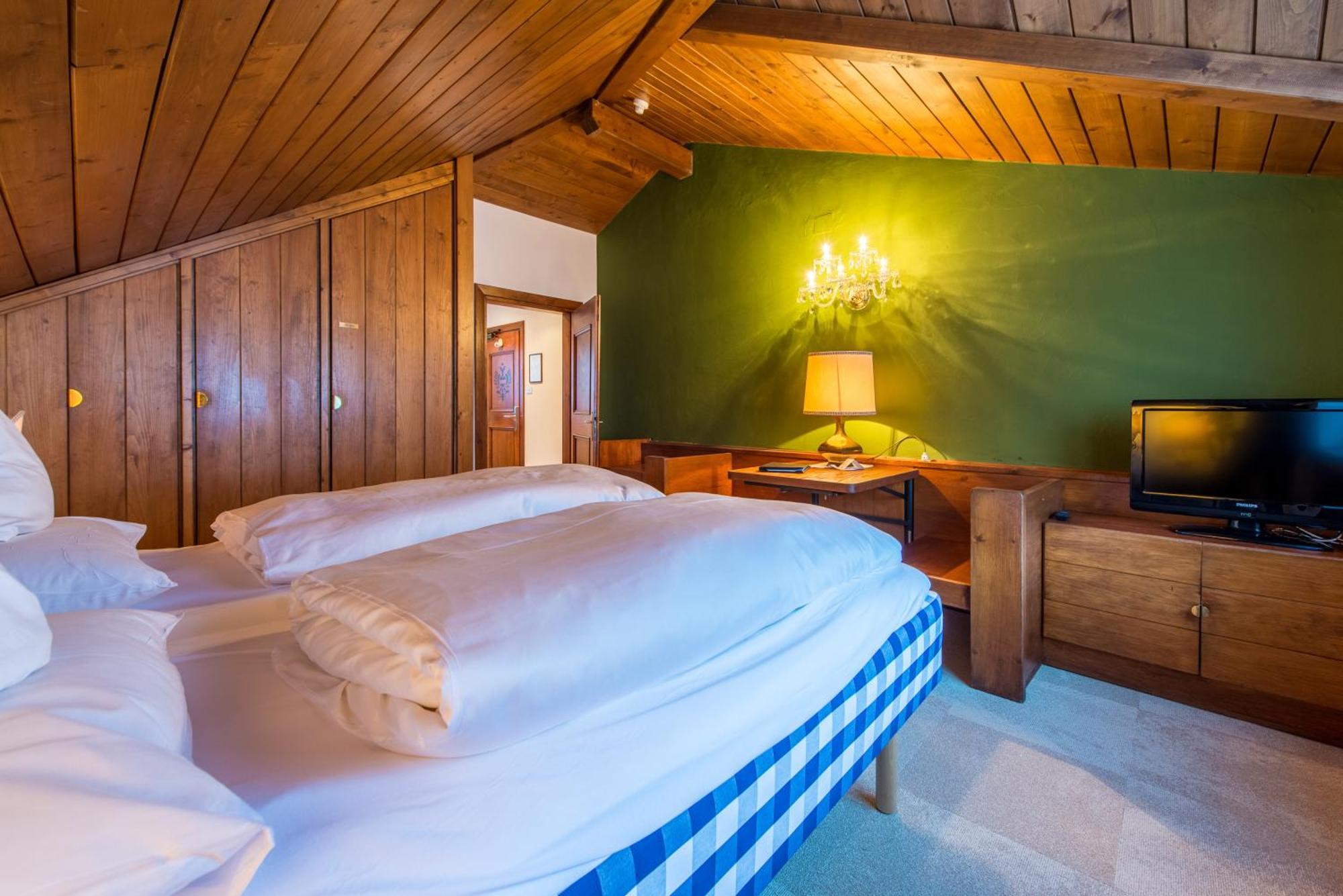 Adler Suite & Stube Villabassa Eksteriør bilde